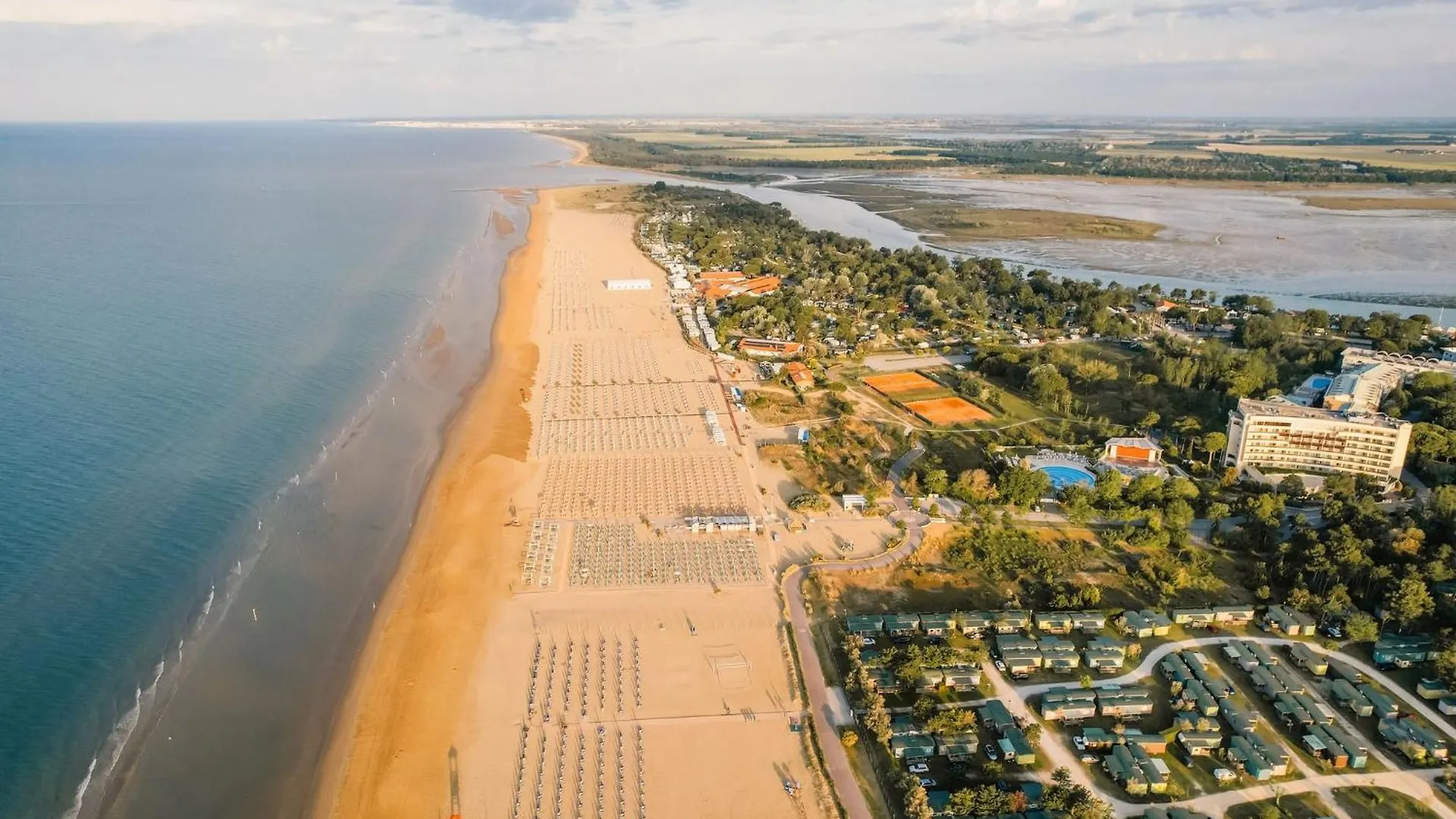 Cozy Apartment With Ac Close To The Sea - Beahost Bibione 0*,  Italy